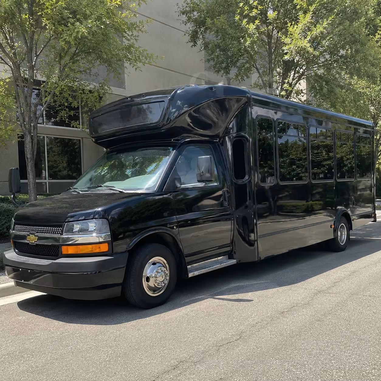 15 passenger party bus